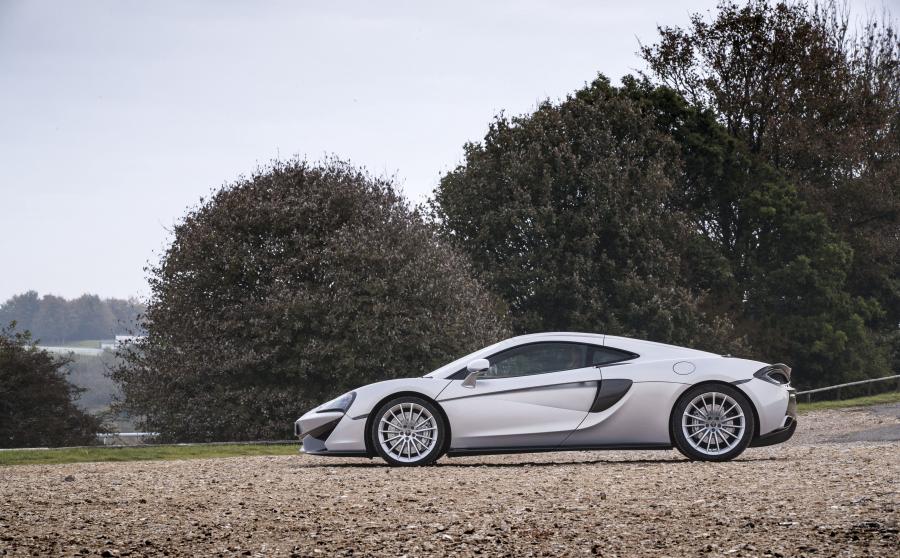  McLaren 570GT 2016 года  (UK) (фото 15 из 125)